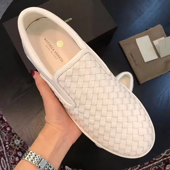 Men's men's shoes 💰420 [New style] 🎍🎍⚠️BOTTEGA VENETA) BV fashionable and casual classic, classic on sale ⬆️⬆️! (High quality) only better than genuine products from counters! Top handcrafted woven decoration [strong]💯💯 Breathable mesh lining plus mixed sheepskin and original latex feet! Genuine rubber anti-slip outsole! ! Super comfortable! Welcome to compare the authentic products at the counter! 38 to 44 (45 can be customized